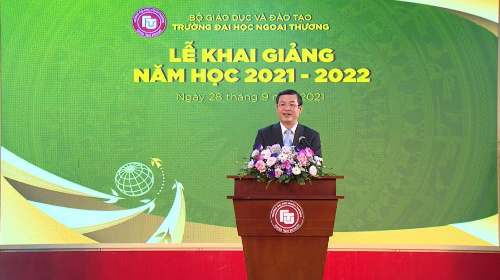 Buoi-le-khai-giang-dac-biet-cua-thay-va-tro-truong-dai-hoc-Ngoai-thuong-1