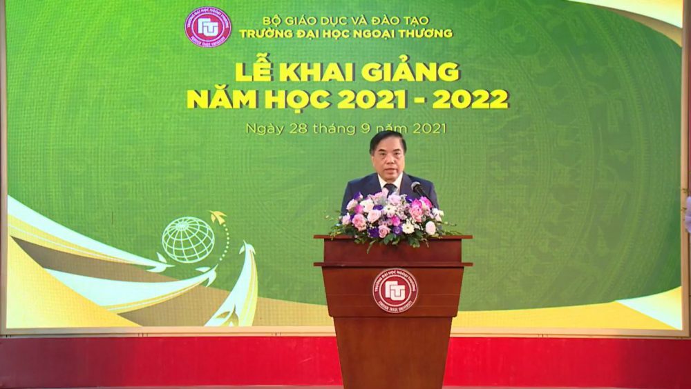 Buoi-le-khai-giang-dac-biet-cua-thay-va-tro-truong-dai-hoc-Ngoai-thuong-11