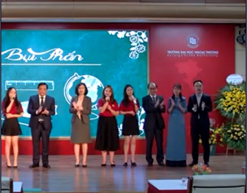 Am-ap-buoi-hop-mat-ngay-nha-giao-viet-na-cua-gia-dinh-ngoai-thuong-5