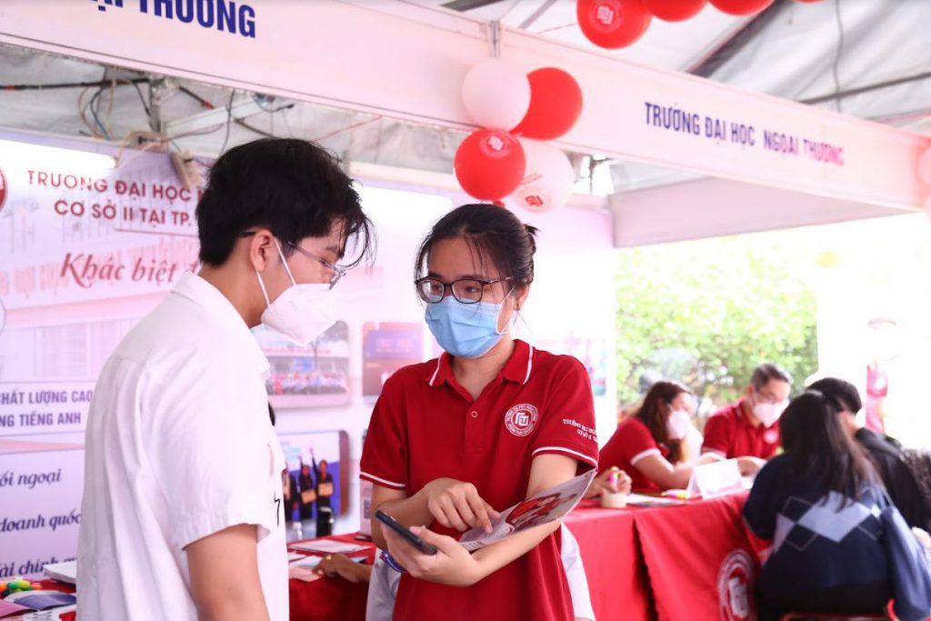 co-so-ii-tai-thanh-pho-ho-chi-minh-tham-gia-ngay-hoi-tu-van-tuyen-sinh-va-dinh-huong-nghe-nghiep-nam-2022-tai-truong-dai-hoc-bach-khoa-tp-ho-chi-minh-04