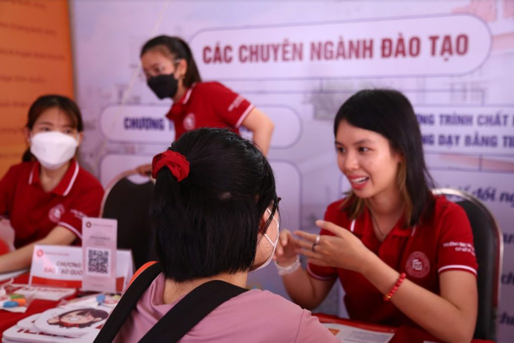co-so-ii-tai-thanh-pho-ho-chi-minh-tham-gia-ngay-hoi-tu-van-tuyen-sinh-va-dinh-huong-nghe-nghiep-nam-2022-tai-truong-dai-hoc-bach-khoa-tp-ho-chi-minh-09