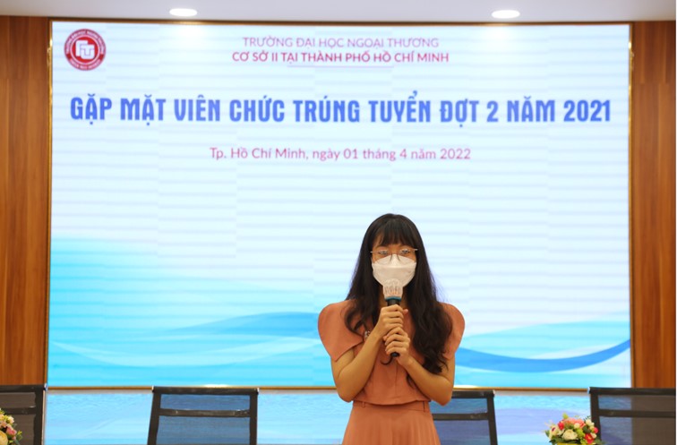 gap-mat-vien-chuc-trung-tuyen-dot-2-nam-2021-2
