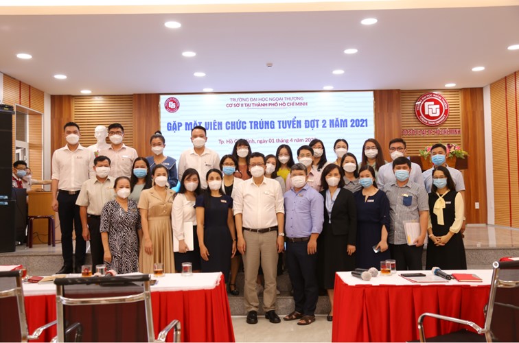 gap-mat-vien-chuc-trung-tuyen-dot-2-nam-2021-3