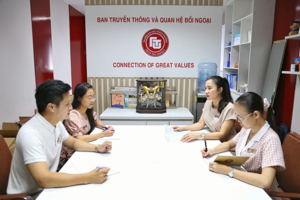 ban-tt&qhdn-trien-khai-chuoi-sinh-hoat-chuyen-mon-hang-thang-cho-vien-chuc-nam-hoc-2021-2022-02