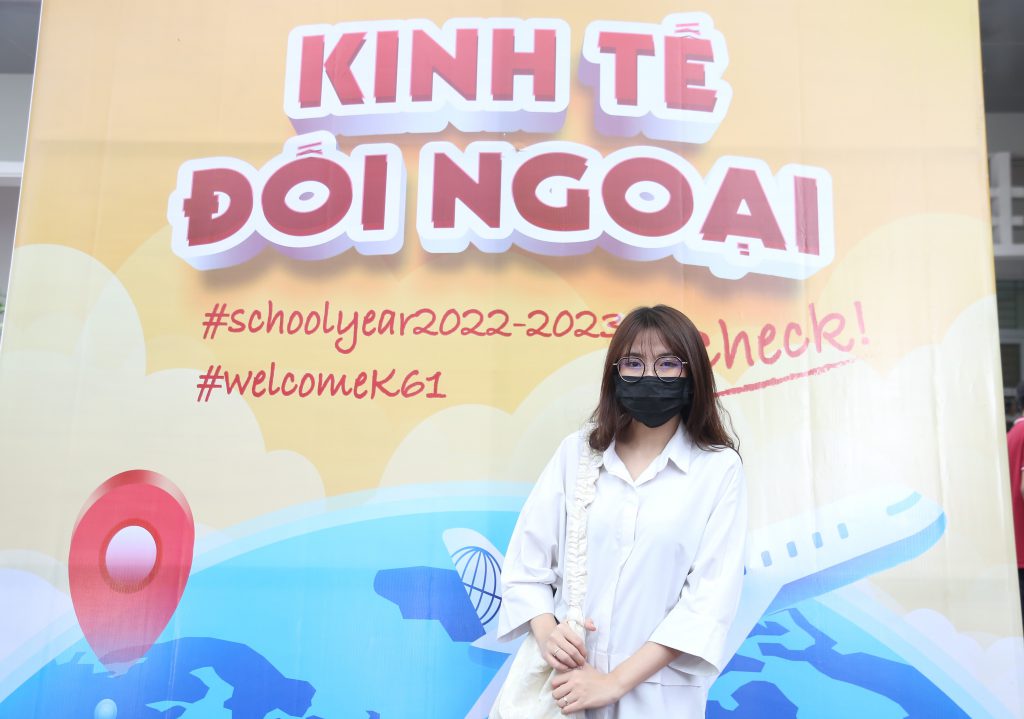 co-so-ii-ron-rang-khong-khi-chao-don-tan-sinh-vien-k61-04