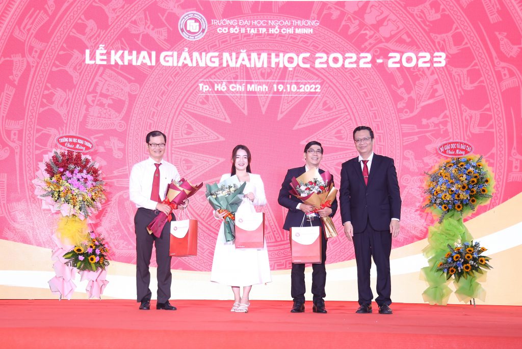 khai- giang-2022-07
