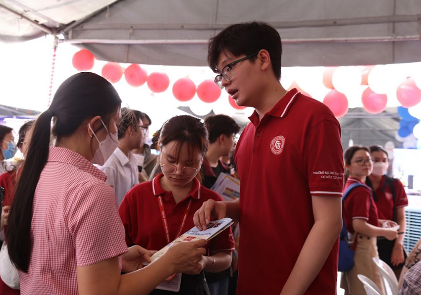 co-so-ii-tai-tp-hcm-tham-gia-ngay-hoi-tu-van-tuyen-sinh-dinh-huong-nghe-nghiep-nam-2023-4