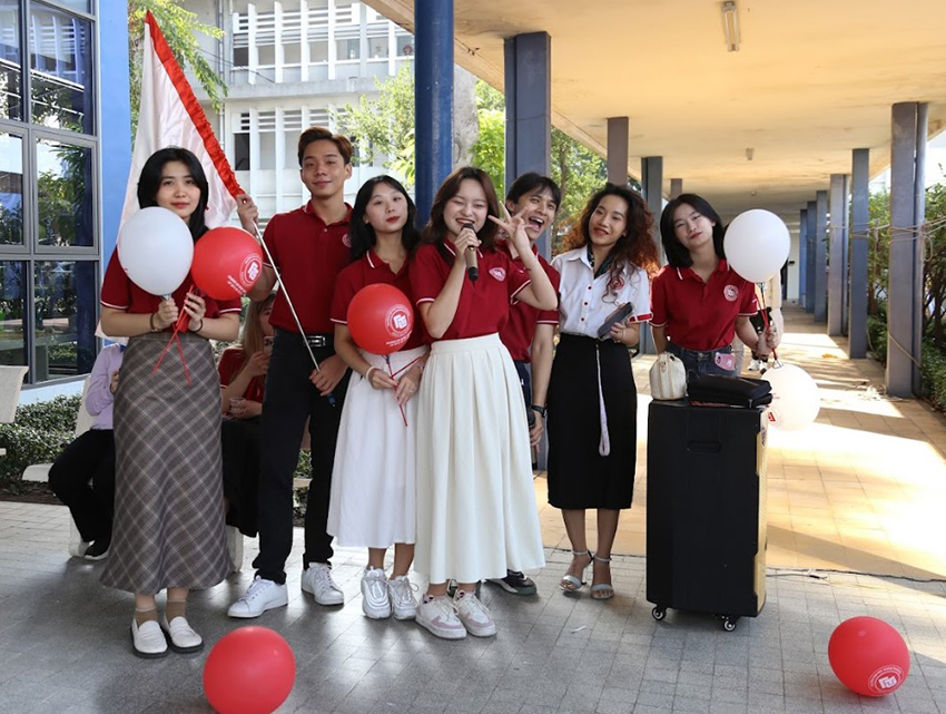co-so-ii-tai-tp-hcm-tham-gia-ngay-hoi-tu-van-tuyen-sinh-dinh-huong-nghe-nghiep-nam-2023-5