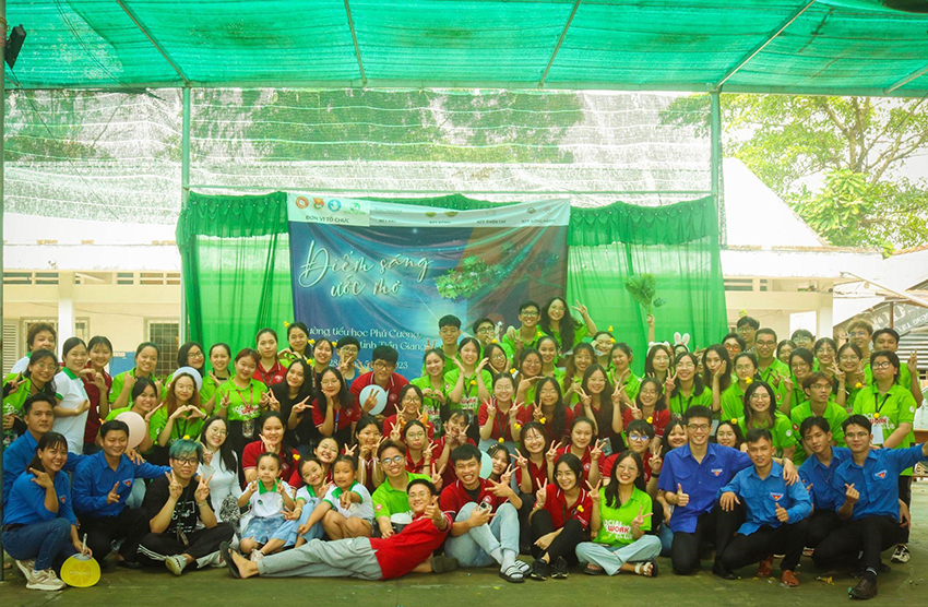 vi-dan-em-than-yeu-2023-diem-sang-uoc-mo-10