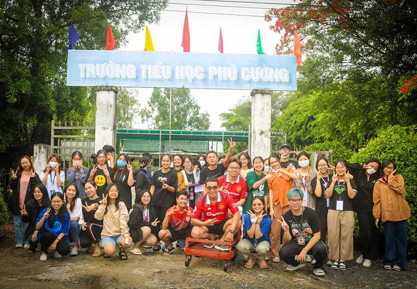 vi-dan-em-than-yeu-2023-diem-sang-uoc-mo-3