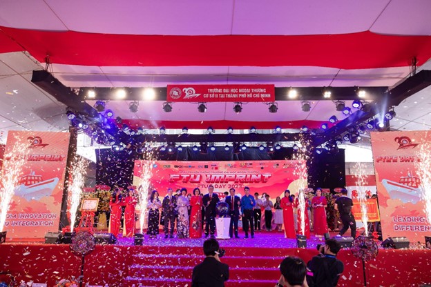 soi-noi-tu-hao-ngay-truyen-thong-truong-dai-hoc-ngoai-thuong-ftu-day-2023-3