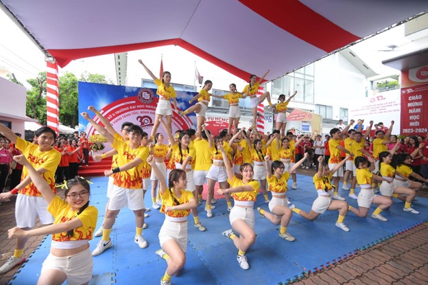 soi-noi-tu-hao-ngay-truyen-thong-truong-dai-hoc-ngoai-thuong-ftu-day-2023-6