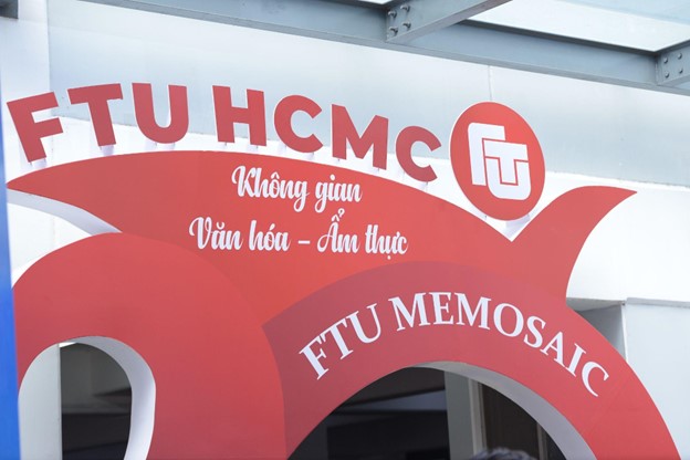soi-noi-tu-hao-ngay-truyen-thong-truong-dai-hoc-ngoai-thuong-ftu-day-2023-8