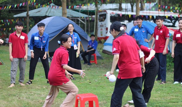 trai-nghiem-thuc-te-phat-trien-ky-nang-can-bo-doan-ngoai-thuong-nam-2023-24