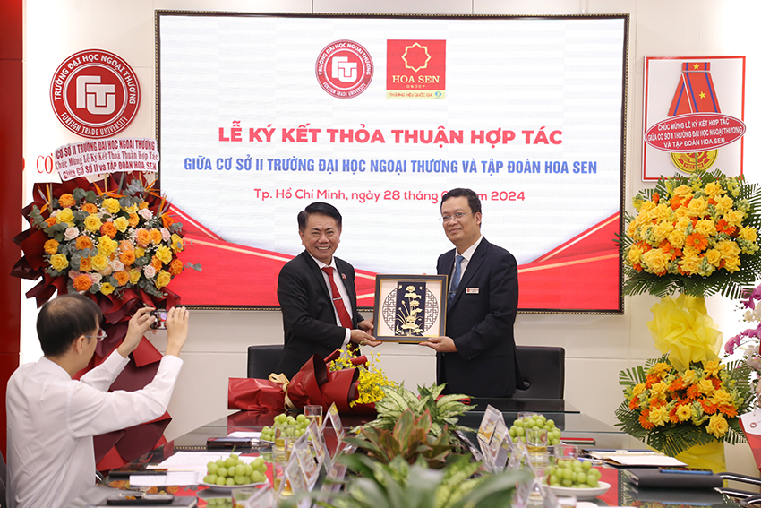 le-ky-ket-thoa-thuan-hop-tac-giua-co-so-ii-va-tap-doan-hoa-sen-4