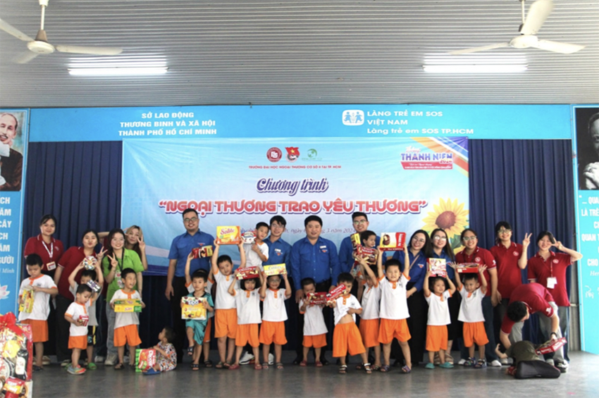 ngoai-thuong-trao-yeu-thuong-11
