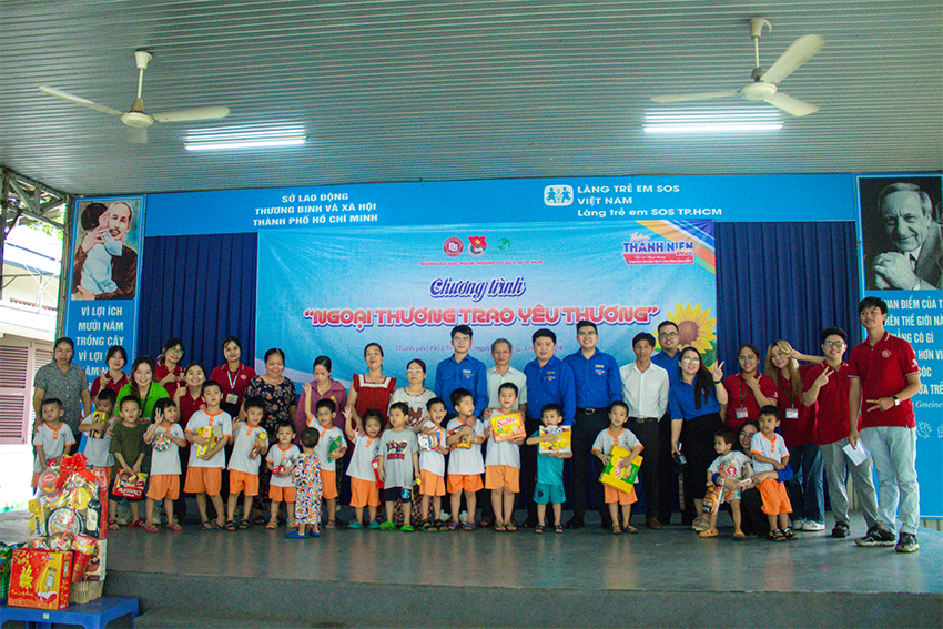 ngoai-thuong-trao-yeu-thuong-13