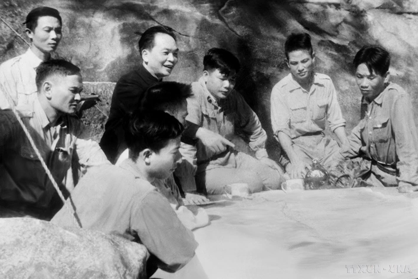 chien-thang-dien-bien-phu-2