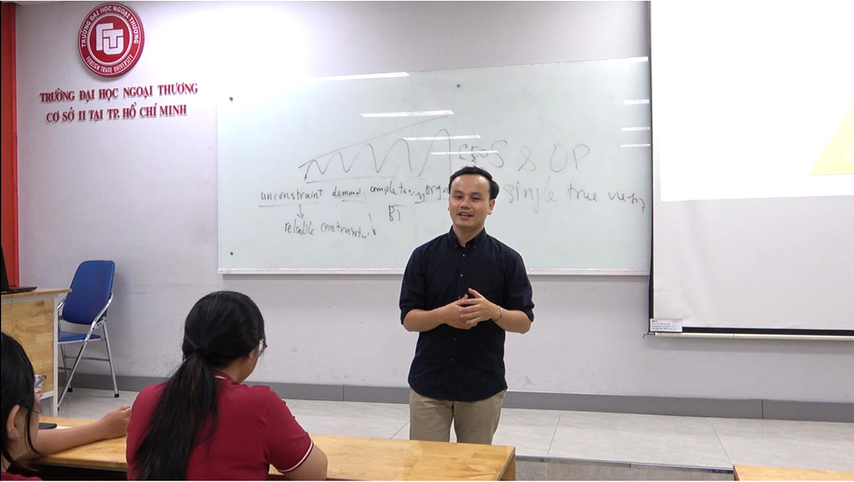 chuong-trinh-clc-tiep-can-thuc-tien-tu-chuyen-gia-dau-nganh-4
