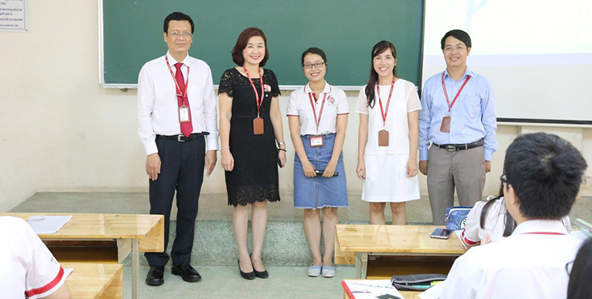 882-lanh-dao-nha-truong-tham-dong-vien-va-chuc-mung-cac-don-vi-tai-co-so-ii-nhan-dip-chao-mung-nam-hoc-moi-2017-2018-1