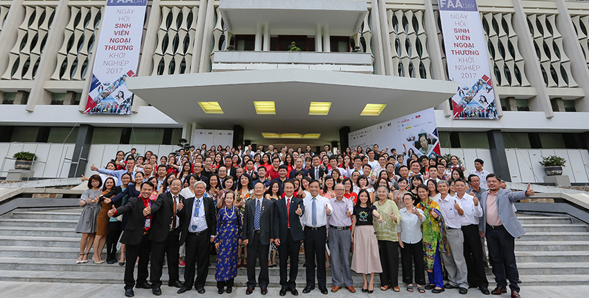 885-ngay-hoi-cuu-sinh-vien-ngoai-thuong-khoi-nghiep-nam-2017-faa-day-2017-15