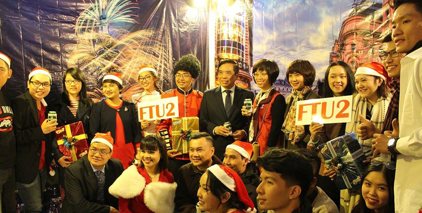 638-sinh-vien-dao-tao-quoc-te-co-so-ii-hoa-nhap-va-toa-sang-da-hoi-sac-mau-van-hoa-ftu-2017-1