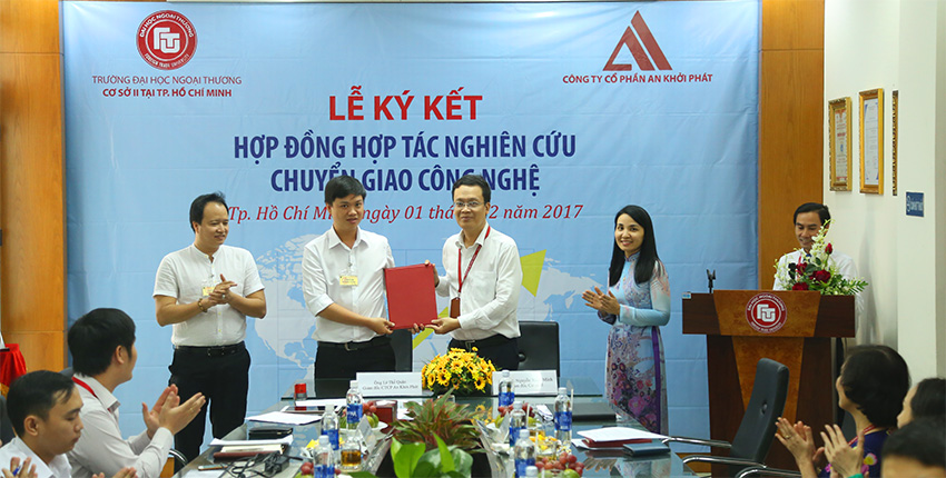 910-le-ky-ket-hop-dong-hop-tac-nghien-cuu-va-chuyen-giao-cong-nghe-giua-truong-dai-hoc-ngoai-thuong-co-so-ii-tai-tphcm-voi-cong-ty-co-phan-an-khoi-phat-1