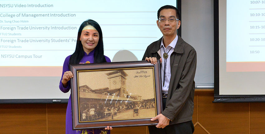 809-doan-vien-chuc-va-sinh-vien-co-so-ii-giao-luu-van-hoa-tai-dai-hoc-quoc-gia-ton-dat-tien-dai-loan-1