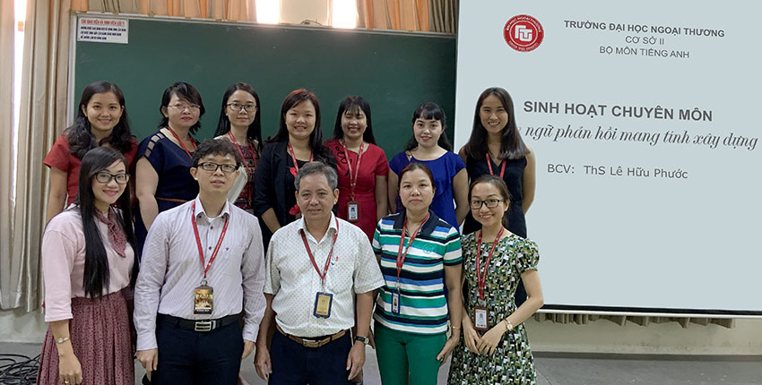 Bộ môn tiếng Anh sinh hoạt chuyên môn với chủ đề “Ngôn ngữ phản hồi mang tính xây dựng” 1007-bo-mon-tieng-anh-sinh-hoat-chuyen-mon-voi-chu-de-ngon-ngu-phan-hoi-mang-tinh-xay-dung