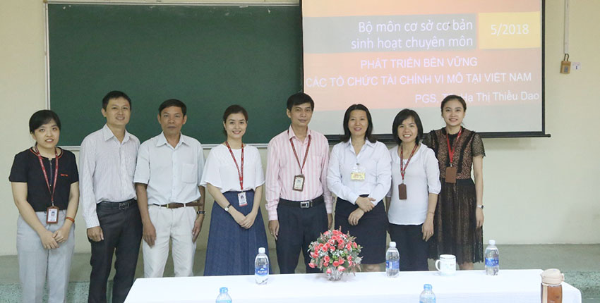 Buổi sinh hoạt chuyên môn của Bộ môn Cơ sở – Cơ bản tháng 05/2018 1075-buoi-sinh-hoat-chuyen-mon-cua-bo-mon-co-so-co-ban-thang-05-2018