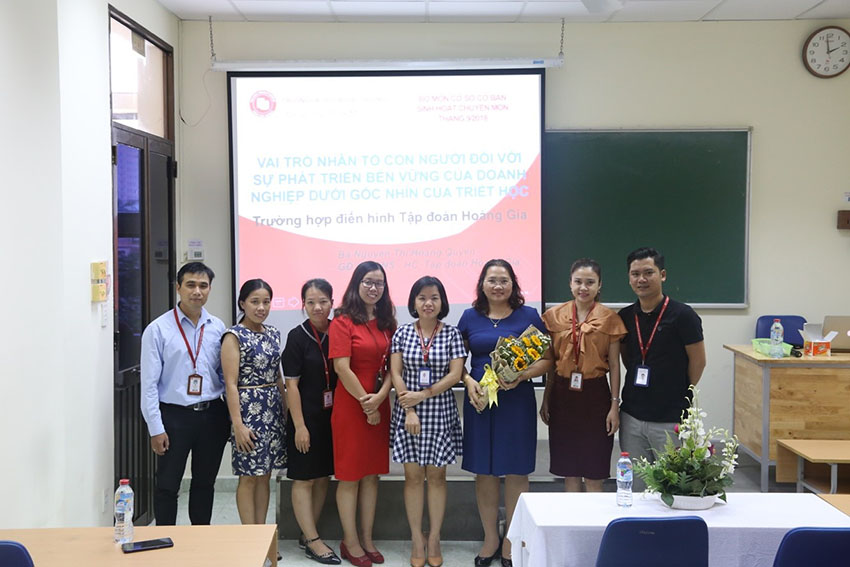 1238-sinh-hoat-chuyen-mon-ve-vai-tro-cua-nhan-to-con-nguoi-doi-voi-su-phat-trien-ben-vung-cua-doanh-nghiep