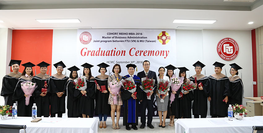 1272-le-trao-bang-tot-nghiep-khoa-emba-mu-2016-5