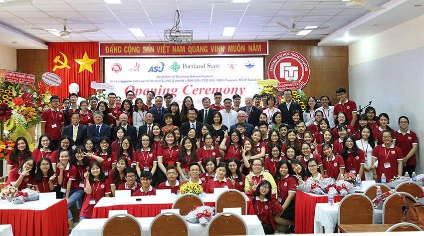 1277-le-khai-giang-cac-chuong-trinh-ca-k57-bf-k57-asu-k57-nam-hoc-2018-2019-va-trao-bang-tot-nghiep-khoa-bf-k53-chuong-trinh-cu-nhan-quoc-te-tai-co-so-ii-13