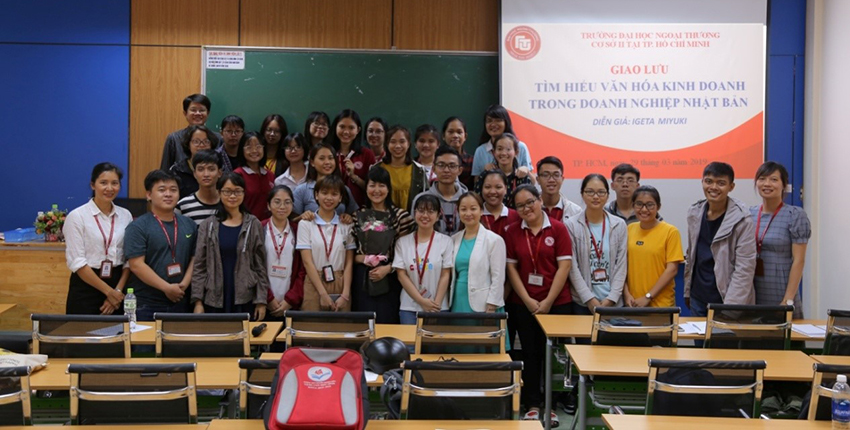 1560-hoc-tac-phong-lam-viec-chuyen-nghiep-cua-nguoi-nhat-1