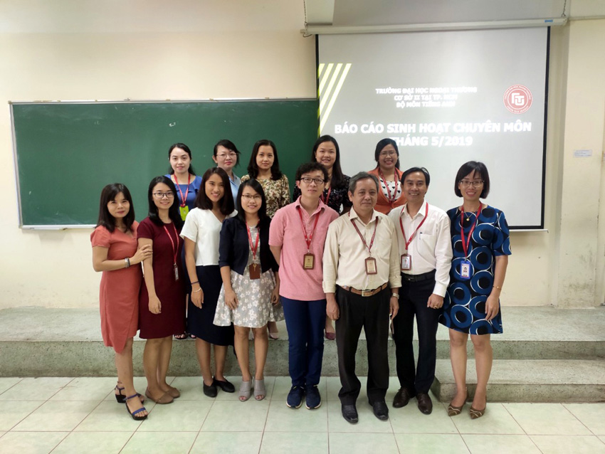 Bộ môn Tiếng Anh tổ chức sinh hoạt chuyên môn tháng 5/2019 với chủ đề “Ứng dụng Peer Correction trong giảng dạy kỹ năng viết” & “Chia sẻ kinh nghiệm giảng dạy môn Thư tín” 1662-shcm-t5-bo-mon-tieng-anh