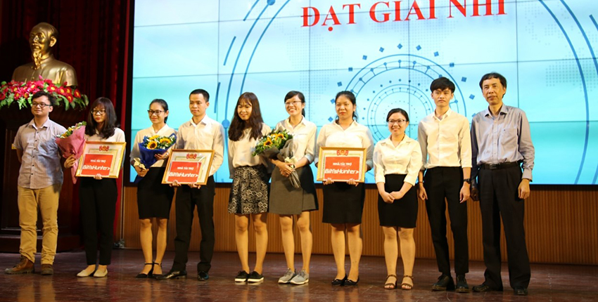 1685-sv-csii-dhnt-dat-giai-nhi-hoi-thi-khoa-hoc-sv-toan-quoc-olympic-kinh-te-luong-va-ung-dung-lan-thu-iv-2019-1