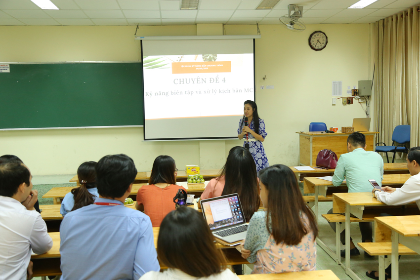 1937-tap-huan-huong-dan-chuong-trinh-1