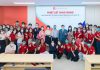 ron-rang-chao-don-ban-giam-hieu-nha-truong-toi-tham-sv-chuong-trinh-dao-tao-quoc-te-tai-co-so-ii-dau-xuan-nam-moi-2022-1