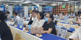 ban-thu-vien-tham-du-hoi-thao-thuoc-linh-vuc-khoa-hoc-thong-tin-thu-vien-2