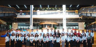 sinh-vien-truong-dai-hoc-ngoai-thuong-tham-quan-trai-nghiem-tai-vng-corporation-7