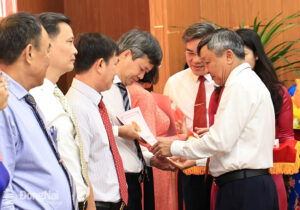 hoc-va-lam-theo-bac-ve-tinh-gon-to-chuc-bo-may-1