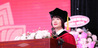 dau-an-tu-hao-tinh-thanh-ngoai-thuong-le-trao-bang-tot-nghiep-thang-9.2025-1