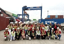 sinh-vien-ngoai-thuong-hoc-thuc-te-tai-cang-cat-lai-4