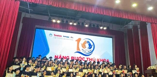 sv-co-so-ii-truong-dh-ngoai-thuong-nang-buoc-thu-khoa-2025-4