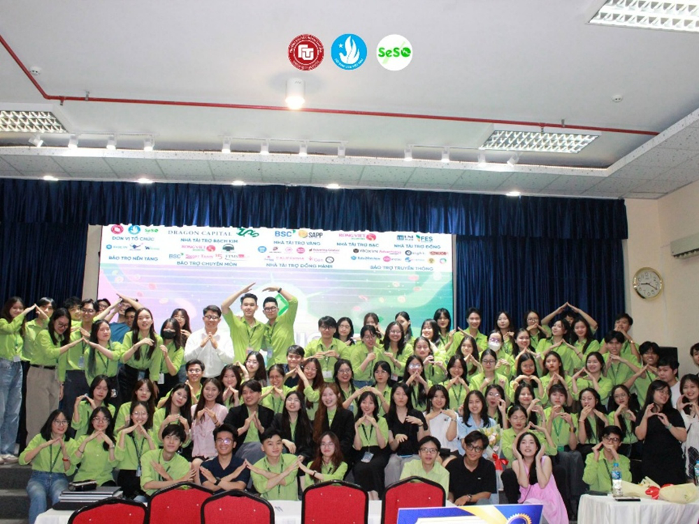 dao-ngoc-diem-quynh-thu-khoa-kien-dinh-voi-hanh-trinh-dai-han-2