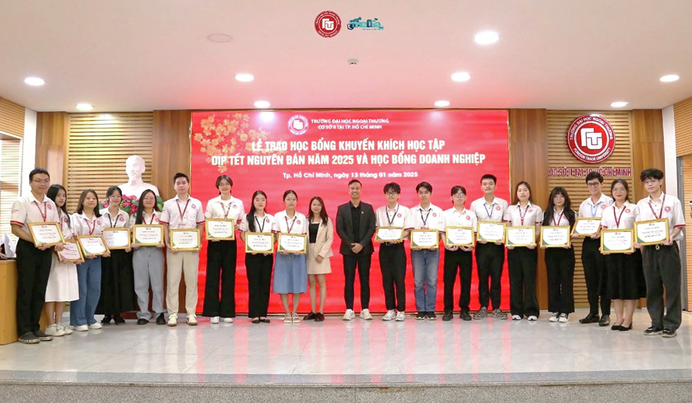 dinh-huu-thinh-tu-duy-quan-tri-tu-giang-duong-den-thuc-tien-2