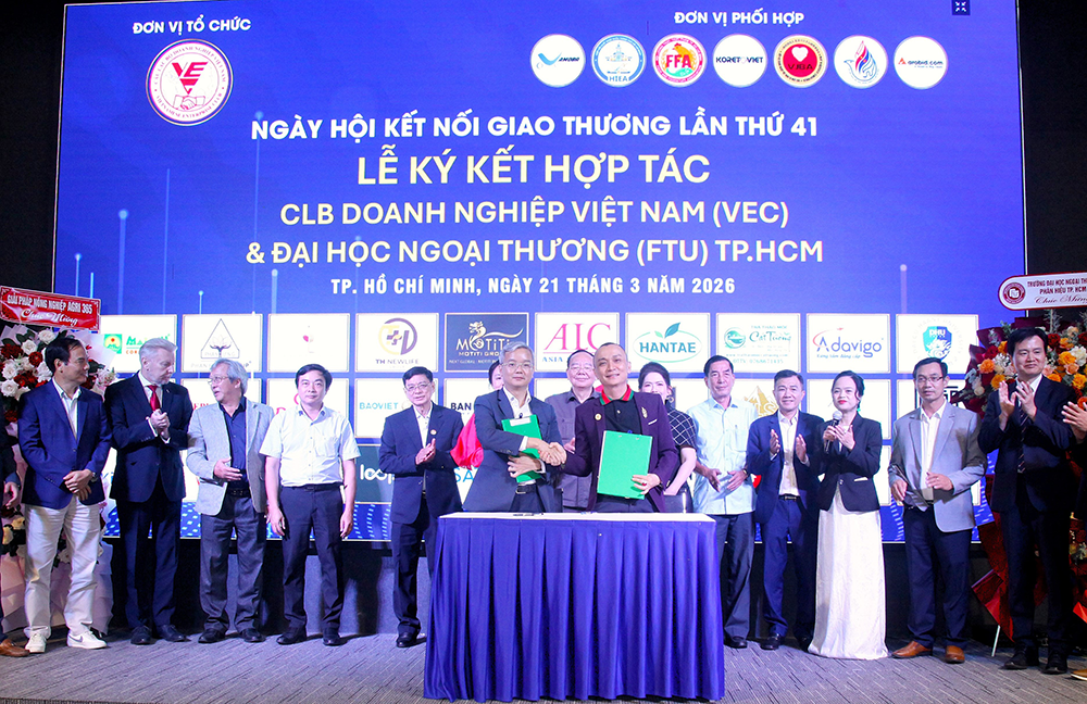 giam-doc-phan-hieu-truong-dh-ngoai-thuong-tai-tphcm-chia-se-ngay-hoi-ket-noi-giao-thuong-lan-thu-41-4