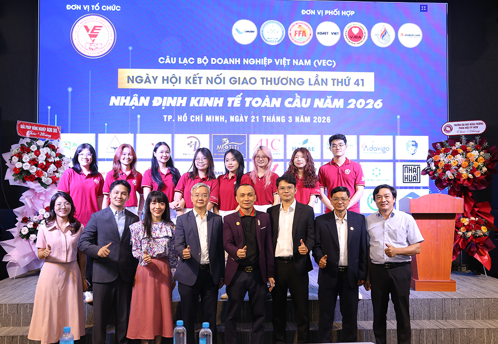 giam-doc-phan-hieu-truong-dh-ngoai-thuong-tai-tphcm-chia-se-ngay-hoi-ket-noi-giao-thuong-lan-thu-41-5