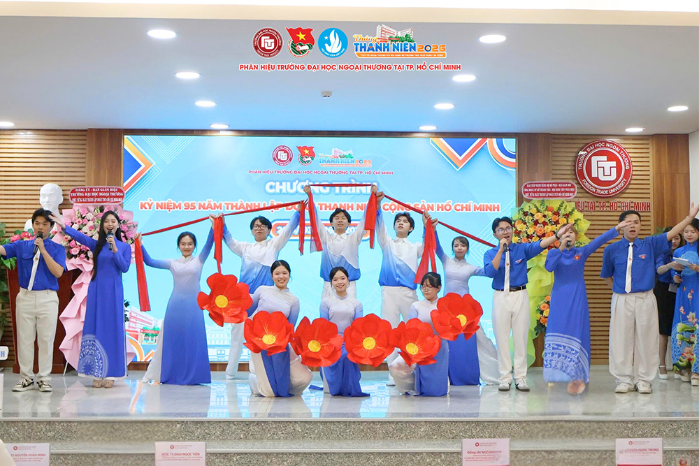 lan-toa-khat-vong-cong-hien-ky-niem-95-nam-ngay-thanh-lap-doan-tncs-hcm-11