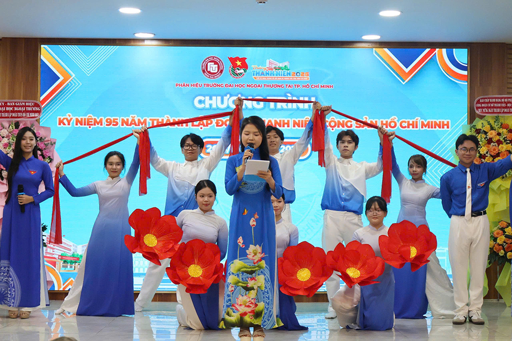 lan-toa-khat-vong-cong-hien-ky-niem-95-nam-ngay-thanh-lap-doan-tncs-hcm-12